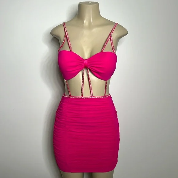 open lace back dress Ruched Bodycon Dress (Fuchsia)